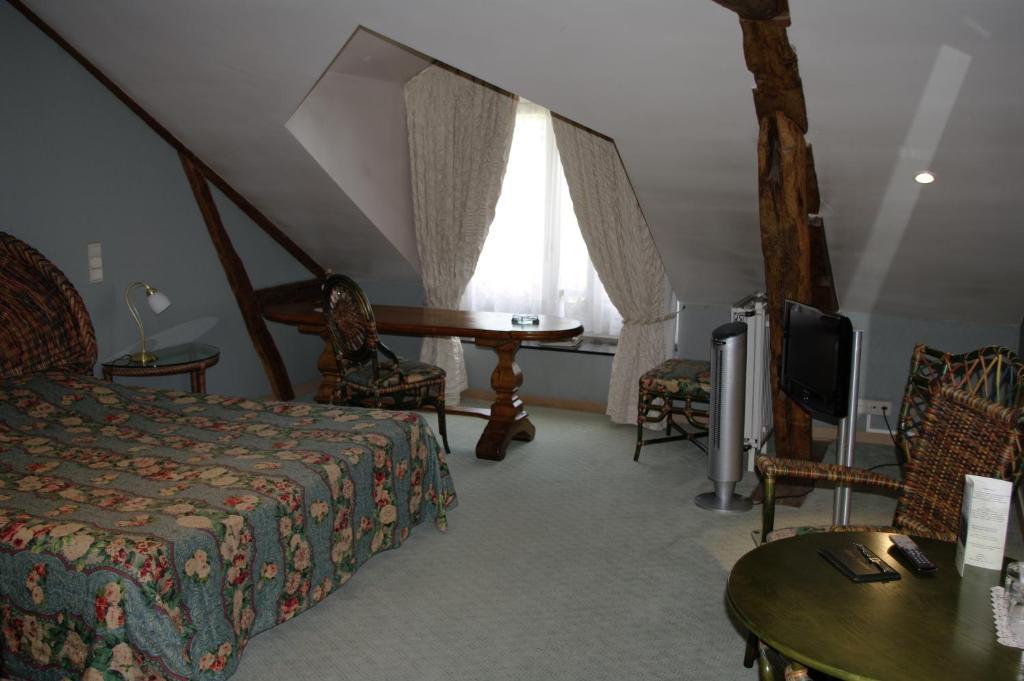 Chateau D'Hassonville Aye Bilik gambar